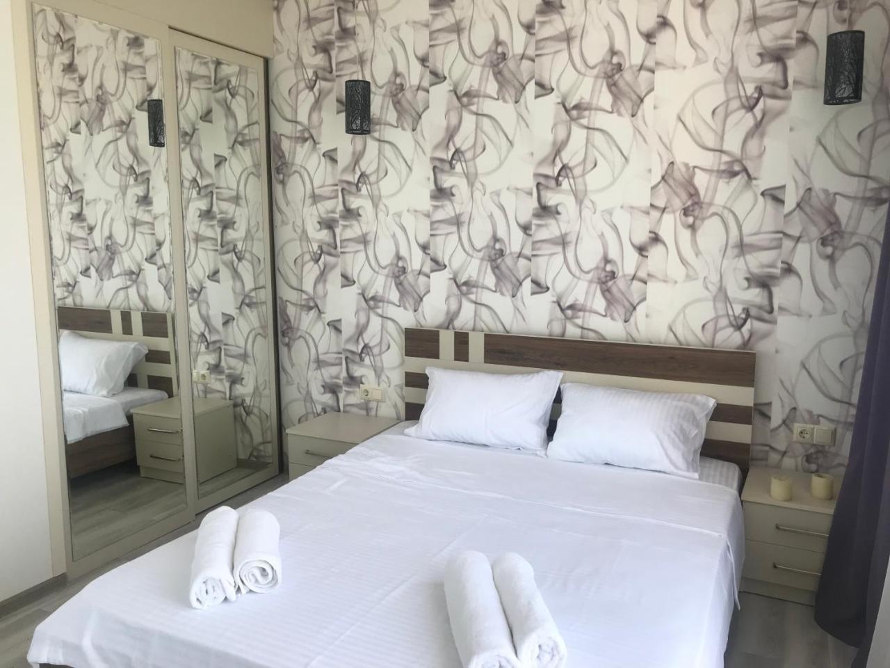 Wonderland Hotel Chakvi Bagian luar foto