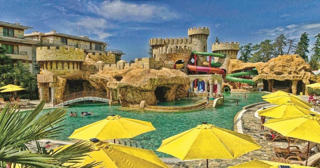 Wonderland Hotel Chakvi Bagian luar foto